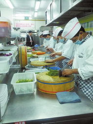 南寧餐飲食品安全升級 廚師現場烹制，食客盡收眼底